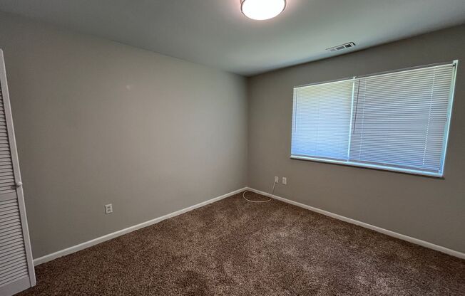 2 beds, 1 bath, 800 sqft, $899, Unit 106