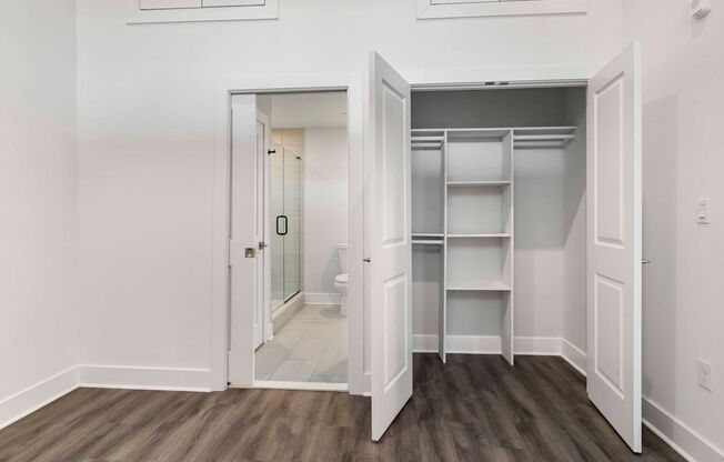 1 bed, 1 bath, 690 sqft, $1,275, Unit F303