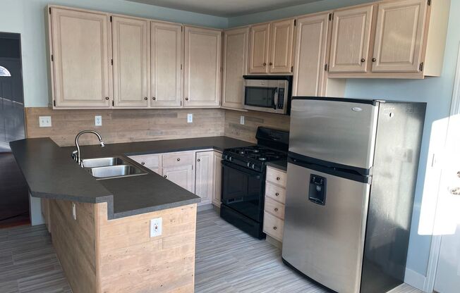 Lovely 4 Bedroom John Ball Park