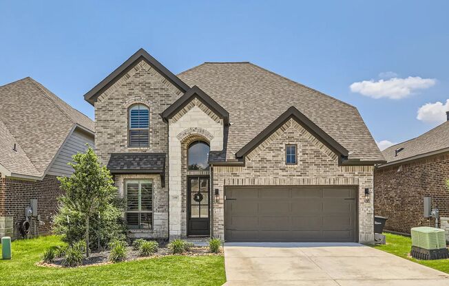 Beautiful Perry built 4 BR/3.5 bath w/study & gameroom in New Braunfels!