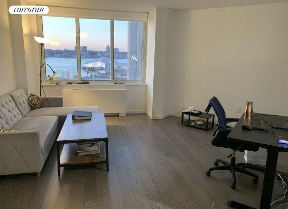 1 bed, 1 bath, $5,100, Unit 3504