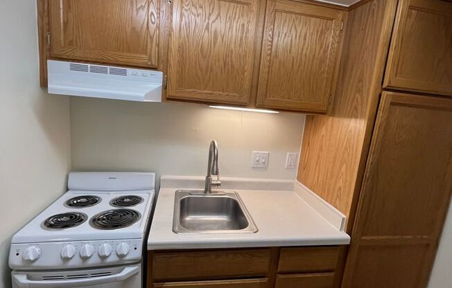 1 bed, 1 bath, 750 sqft, $995, Unit 143W
