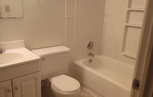 Studio, 1 bath, $450, Unit 327