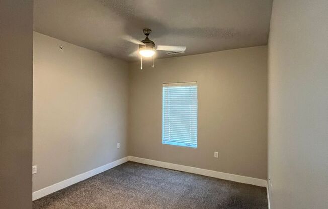 2 beds, 2 baths, 946 sqft, $1,550