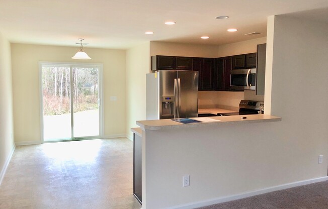 3 Bedroom 2 Bath House in Lakes of Summerville - Summerville