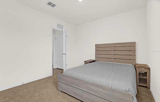 5 beds, 3 baths, $2,800