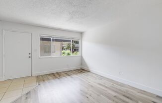 2 beds, 1 bath, 900 sqft, $1,600, Unit 44