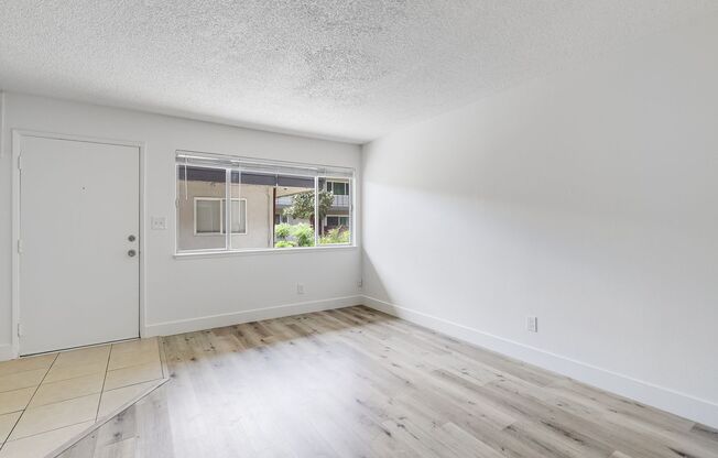 2 beds, 1 bath, 900 sqft, $1,600, Unit 44