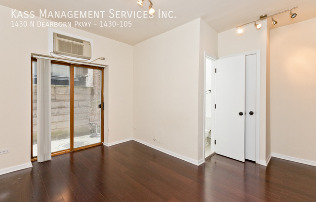 1430 N DEARBORN PKWY