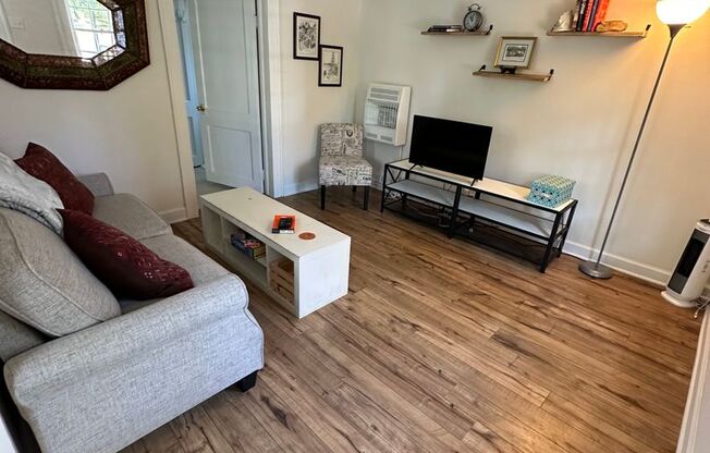 Furnished Studio Available in Pigeon Point