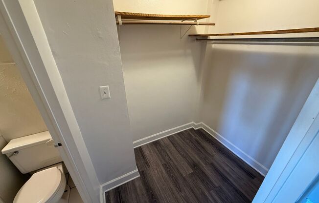 Studio, 1 bath, 400 sqft, $895, Unit #411