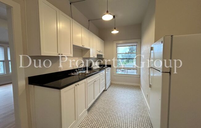 1 bed, 1 bath, 450 sqft, $1,250, Unit 7