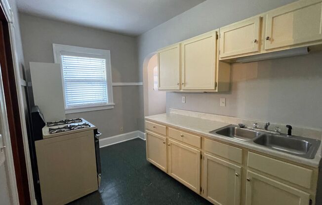 1 bed, 1 bath, 950 sqft, $1,060