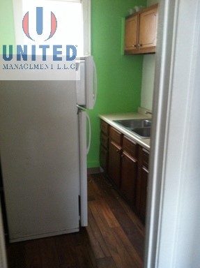 1 bed, 1 bath, 650 sqft, $775, Unit 1820 1/2 S. Nicollet