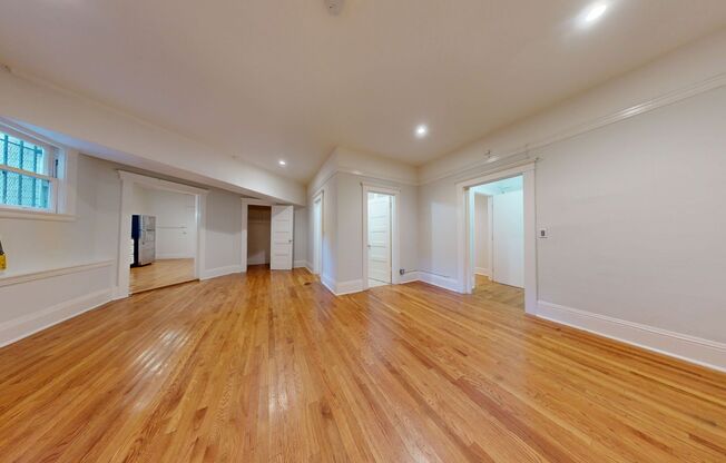 Studio, 1 bath, 373 sqft, $1,650, Unit 002