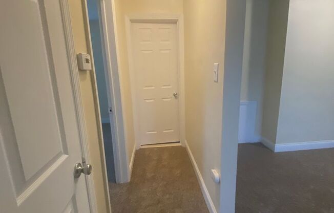 2 beds, 1 bath, $1,150, Unit 2600B