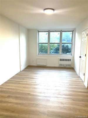 1 bed, 1 bath, 800 sqft, $2,100, Unit 3H