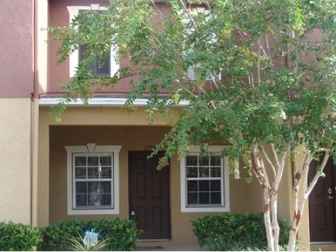 Charming 2Beds/ 2.5Baths townhome with amazing amenities!