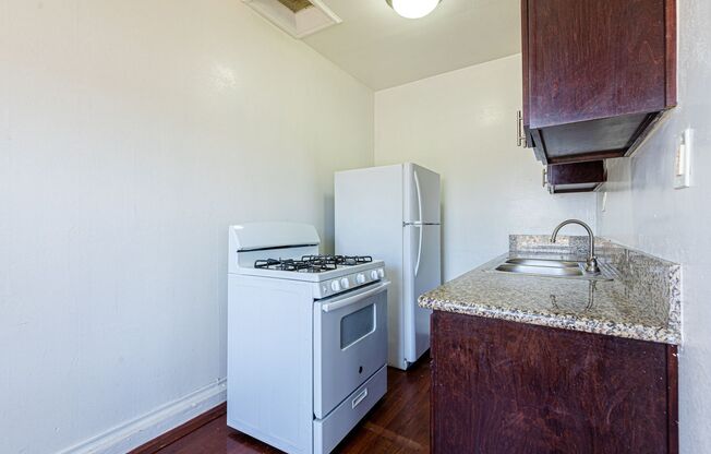 Studio, 1 bath, 350 sqft, $1,450, Unit Unit 407