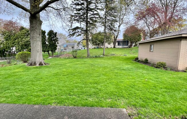 1837 Onaway SE- Indian village! Water Included