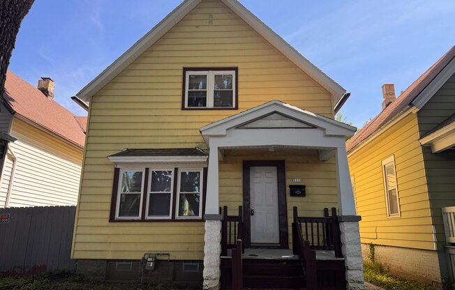 1118 S 18 ST