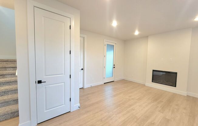 Modern Comfort in the Heart of SE Portland — 3 Bed, 2.5 Bath Home!