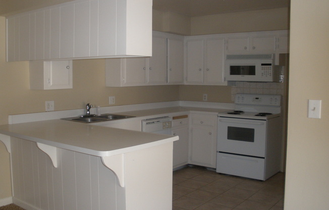 5101 Hunter Ave #16-SW 3 bed 1.5 bath townhome