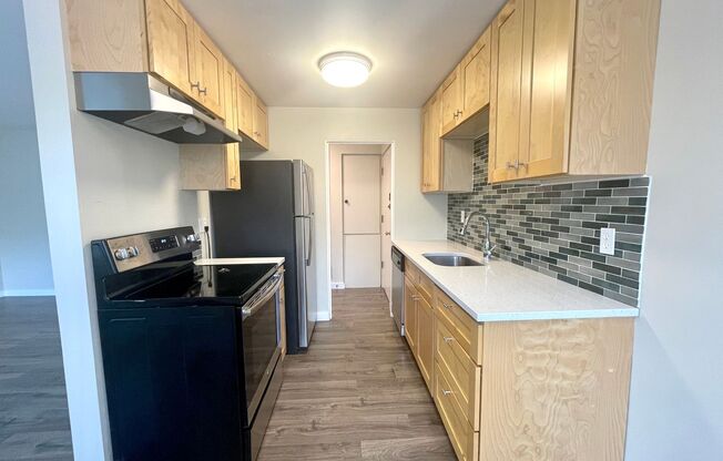 1 bed, 1 bath, 755 sqft, $1,995, Unit Unit 4