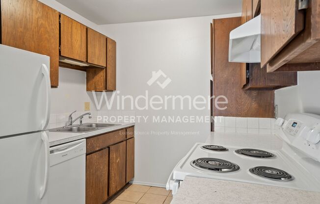 1 bed, 1 bath, $975, Unit 10