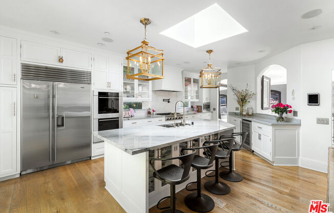 4028 ALTA MESA DR