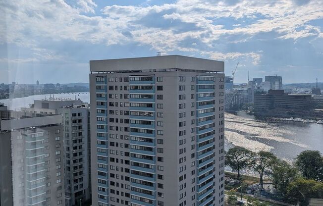 1 bed, 1 bath, 750 sqft, $2,650, Unit 23J