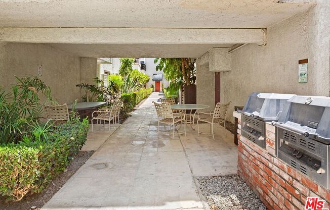 1 bed, 1 bath, 634 sqft, $1,750, Unit 115