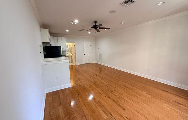 901 Spring Park Loop, Unit B, Celebration, FL 34747  studio garage apartment