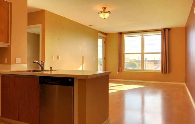 2 beds, 2 baths, $3,100