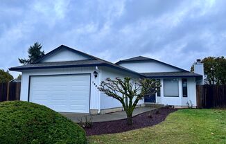 Charming 3 bed, 2 bath house in Cascade SE Neighborhood