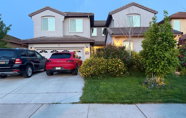 COMING SOON! One Of A Kind - North Natomas 5 beds 3 baths (PLEASE READ ENTIRE AD BEFORE CALLING AGENT FOR A VIEWING)