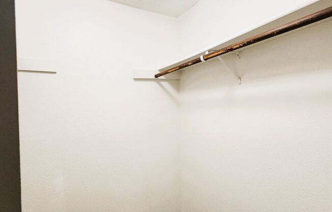 1 bed, 1 bath, 643 sqft, $1,275, Unit 227