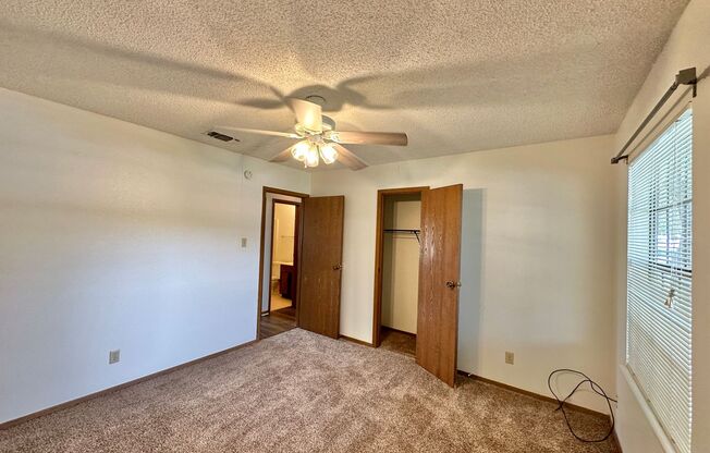 3 beds, 2 baths, $1,400