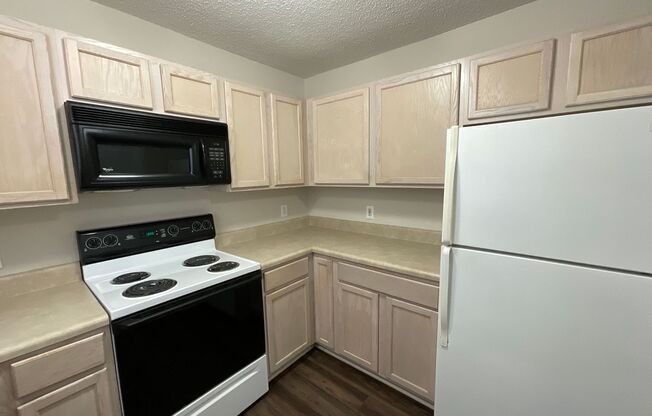 1 bed, 1 bath, 765 sqft, $1,050, Unit 2752-3