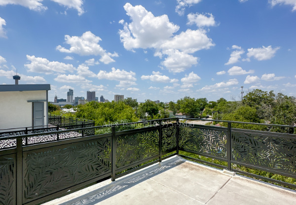 218 S OLIVE