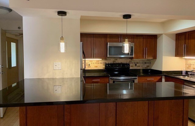 2 beds, 2 baths, 962 sqft, $3,900, Unit 1012
