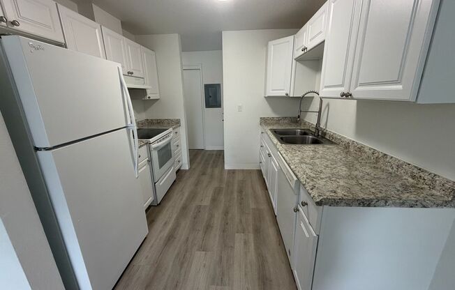 2 beds, 2 baths, 940 sqft, $1,575, Unit 15-36