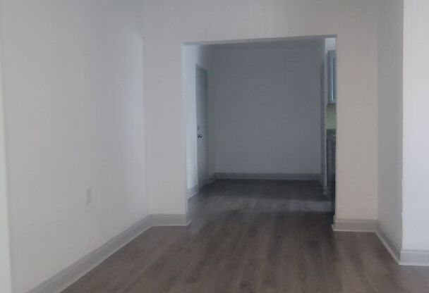 1 bed, 1 bath, 555 sqft, $1,950, Unit 4