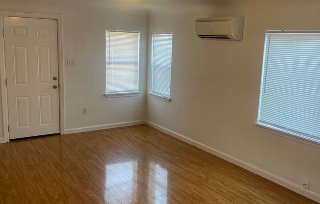 3 beds, 1 bath, $1,895