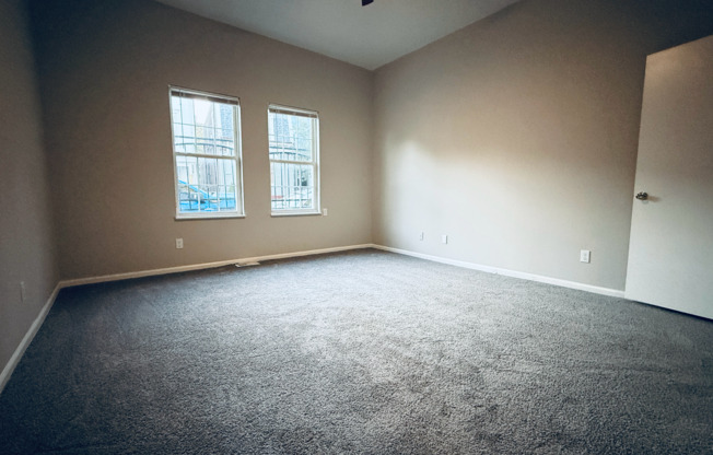 2 beds, 1 bath, $1,600