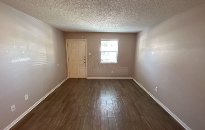 2 beds, 1 bath, $675, Unit 105 Reagan Ave W Unit 43