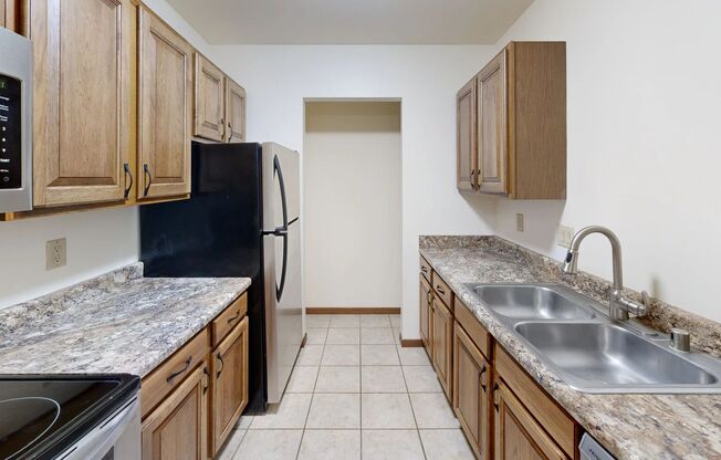 2 beds, 1 bath, 965 sqft, $1,650, Unit 7726RD