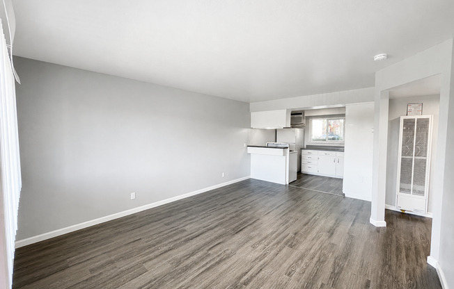Courtside Apartments
