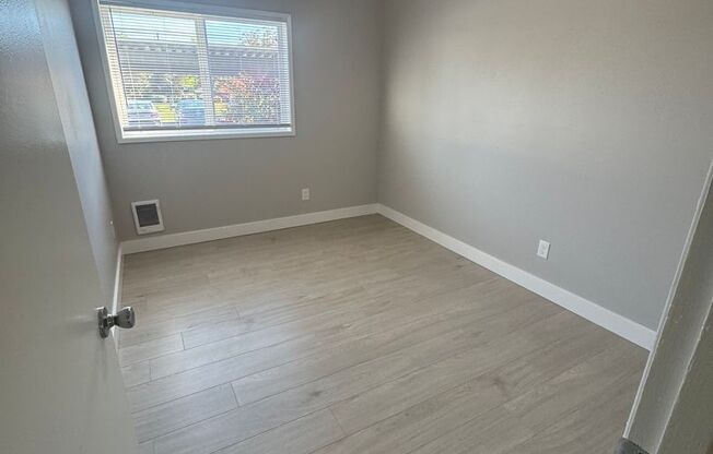2 beds, 1 bath, 763 sqft, $1,250, Unit 2424-04
