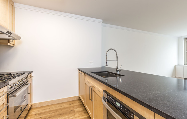 1 bed, 1 bath, $5,795, Unit 23B3